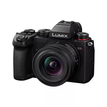 Cargar imagen en el visor de la galería, Panasonic Lumix DC-S5D + Lumix S 18-40 mm f/4.5-6.3