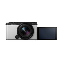 Cargar imagen en el visor de la galería, Panasonic Lumix DC-S9 (Smokey White) + Lumix S 18-40mm F/4.5-6.3
