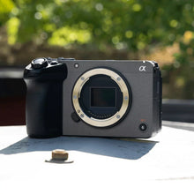Cargar imagen en el visor de la galería, Sony Cinema Line FX30 (Sony ILME-FX30)