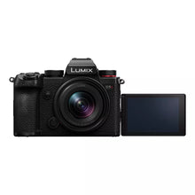 Cargar imagen en el visor de la galería, Panasonic Lumix DC-S5D + Lumix S 18-40 mm f/4.5-6.3