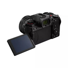 Cargar imagen en el visor de la galería, Panasonic Lumix DC-S5D + Lumix S 18-40 mm f/4.5-6.3