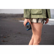 Cargar imagen en el visor de la galería, Panasonic Lumix DC-S9 (azul) Body